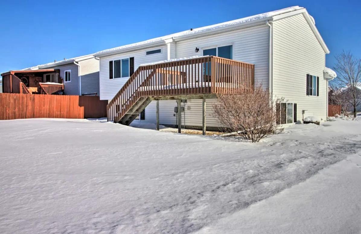 Welcoming West Fargo Retreat W Backyard Villa Exteriör bild