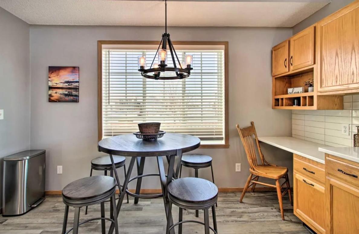 Welcoming West Fargo Retreat W Backyard Villa Exteriör bild